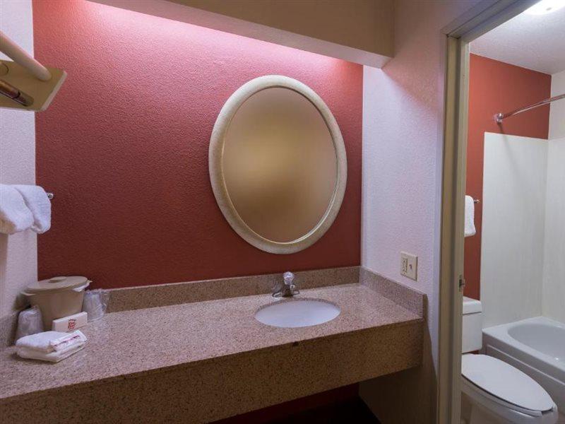 Red Roof Inn St Clairsville - Wheeling West St. Clairsville Dış mekan fotoğraf