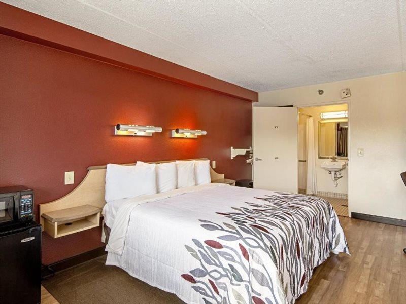 Red Roof Inn St Clairsville - Wheeling West St. Clairsville Dış mekan fotoğraf