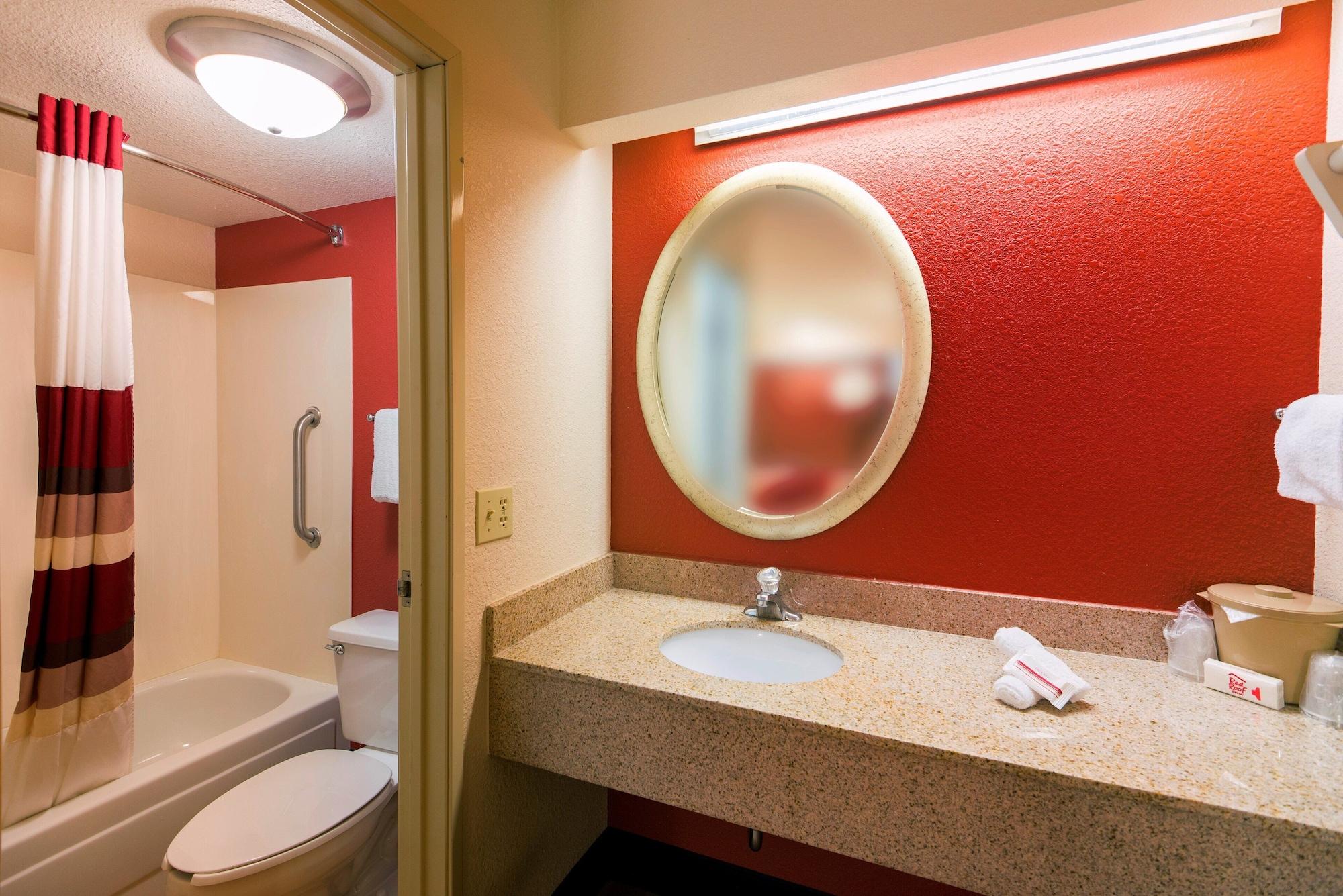 Red Roof Inn St Clairsville - Wheeling West St. Clairsville Dış mekan fotoğraf
