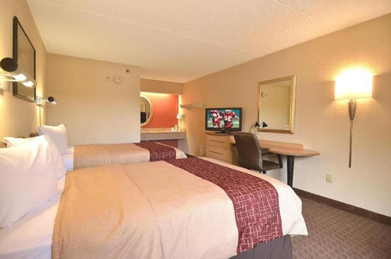 Red Roof Inn St Clairsville - Wheeling West St. Clairsville Dış mekan fotoğraf